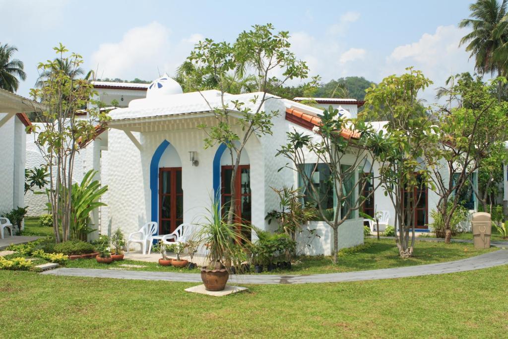 Baanmontra Beach Resort - Bankrut Habitación foto